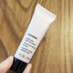 Beige 3 matte wear liquid MK TimeWise foundation